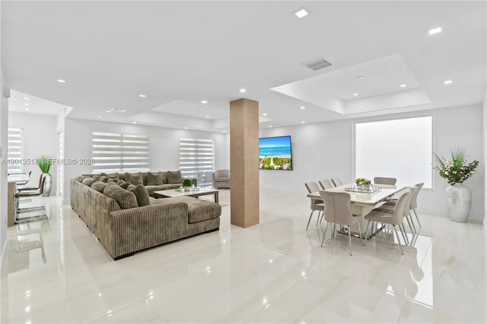 3188 NE 211th Ter Aventura, FL 33180