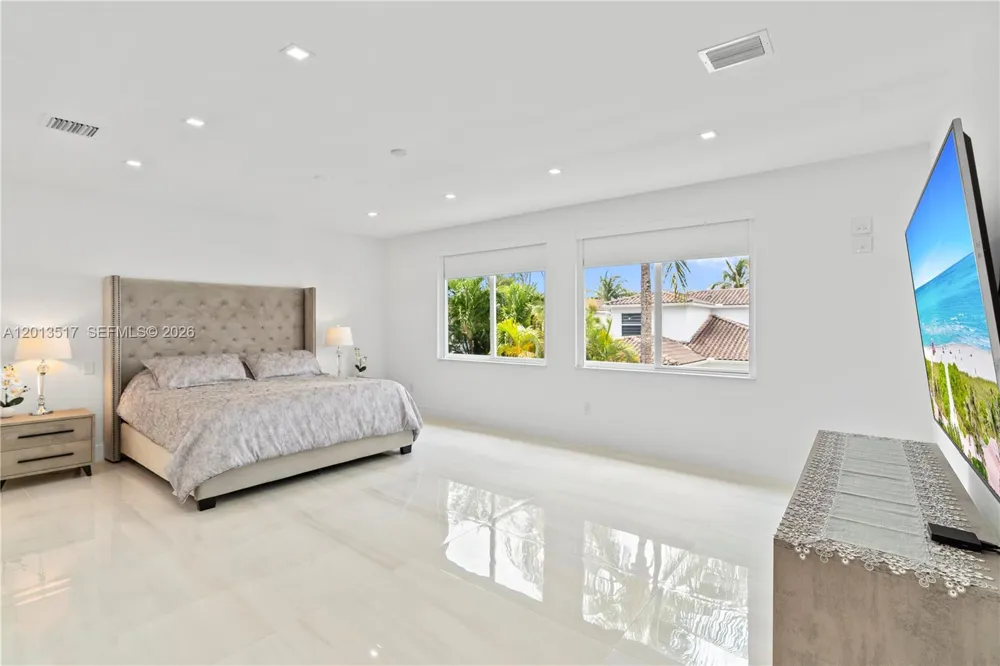 3188 NE 211th Ter Aventura, FL 33180
