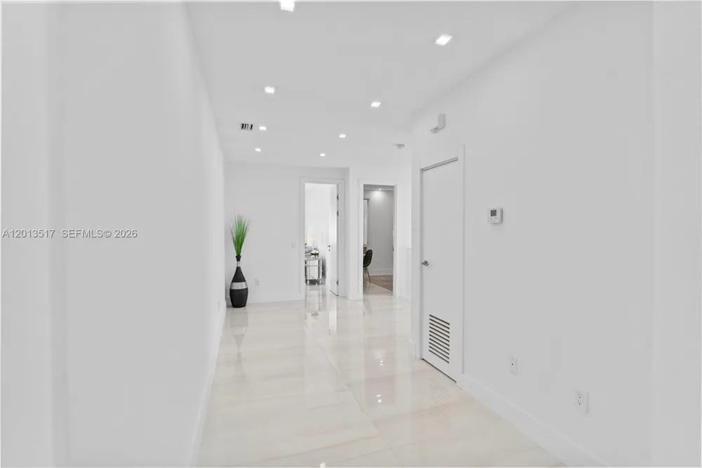 3188 NE 211th Ter Aventura, FL 33180