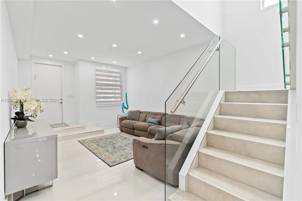 3188 NE 211th Ter Aventura, FL 33180