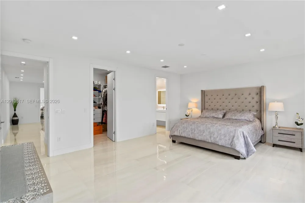 3188 NE 211th Ter Aventura, FL 33180
