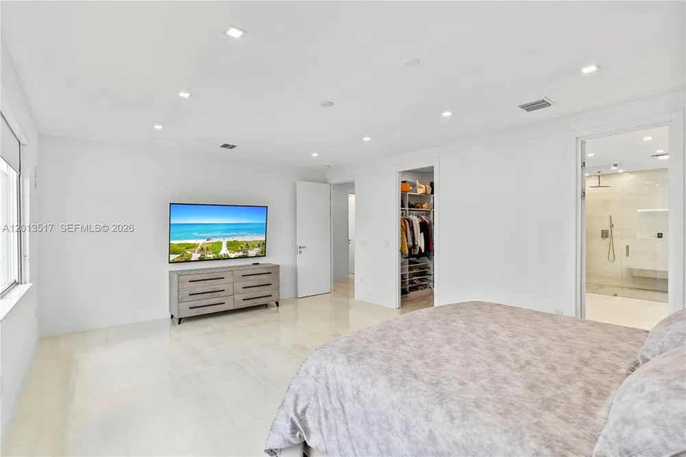 3188 NE 211th Ter Aventura, FL 33180