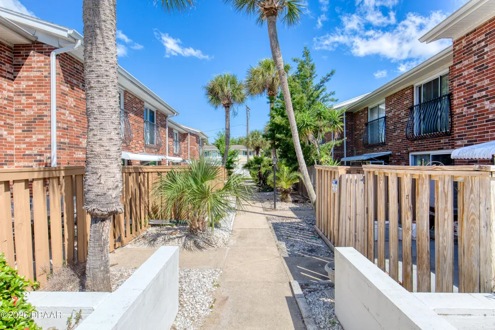 2200 S Palmetto Avenue #b040 South Daytona, FL 32119