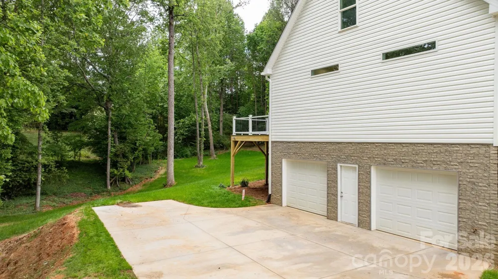 7006 Waterfront Place Granite Falls, NC 28630