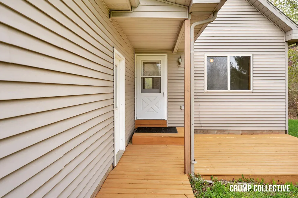 9129 Lakeside Drive Fulton Township, MI 48871