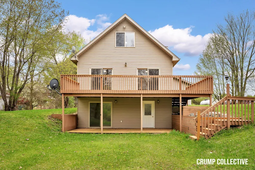 9129 Lakeside Drive Fulton Township, MI 48871