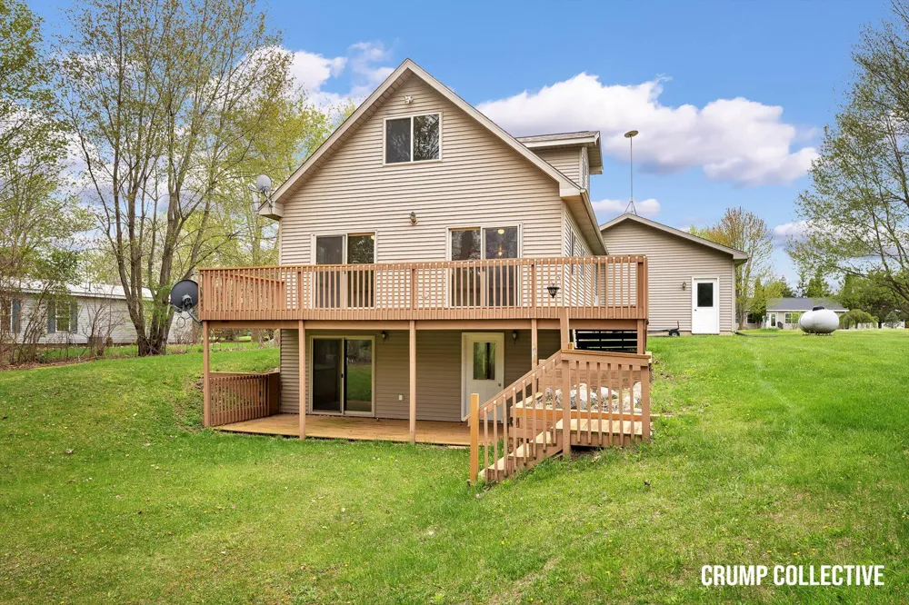 9129 Lakeside Drive Fulton Township, MI 48871