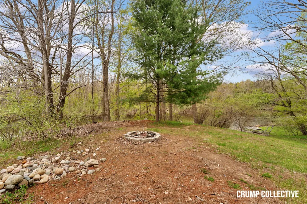 9129 Lakeside Drive Fulton Township, MI 48871