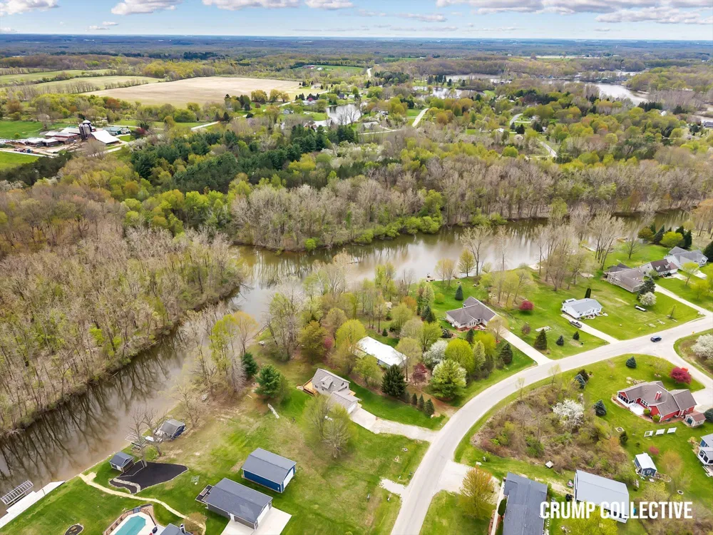 9129 Lakeside Drive Fulton Township, MI 48871