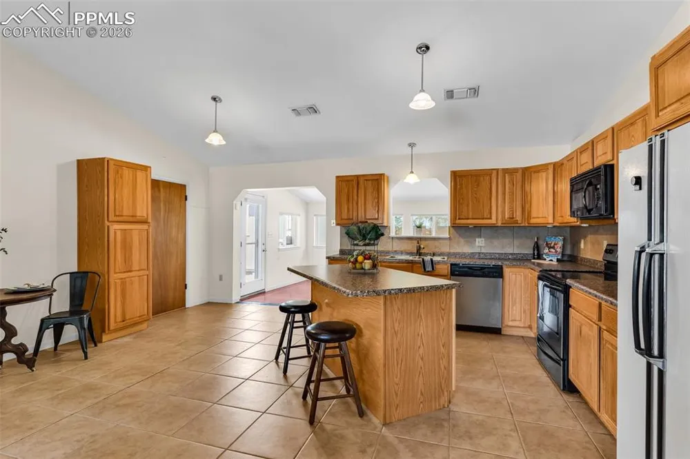 2401 Clayton Drive Canon City, CO 81212
