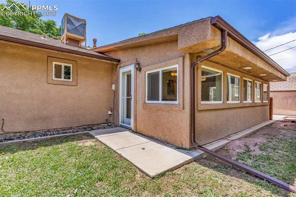 2401 Clayton Drive Canon City, CO 81212