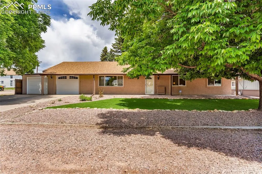 2401 Clayton Drive Canon City, CO 81212
