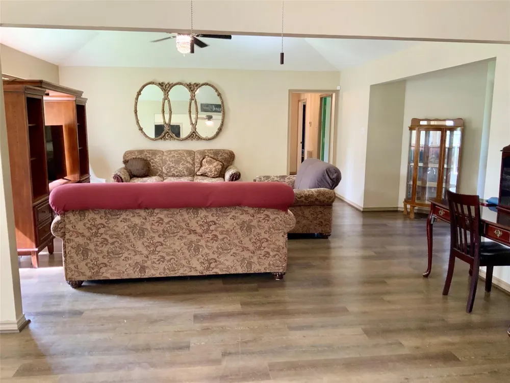 579 County Road 145 Liberty, TX 77575