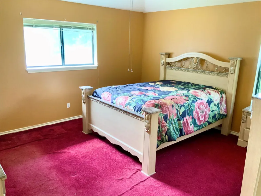 579 County Road 145 Liberty, TX 77575