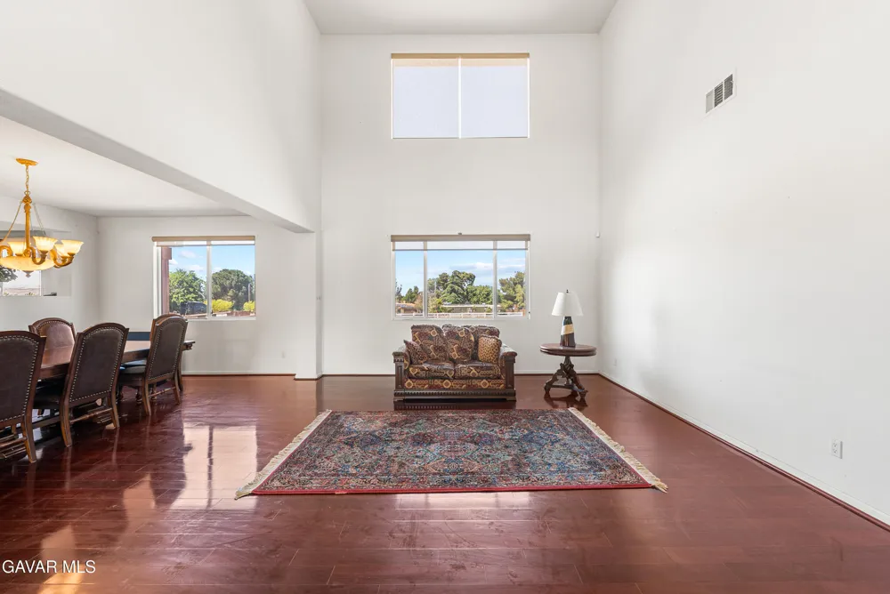 658 E Lago Lindo Road Palmdale, CA 93550