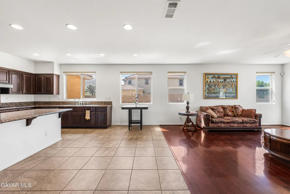 658 E Lago Lindo Road Palmdale, CA 93550