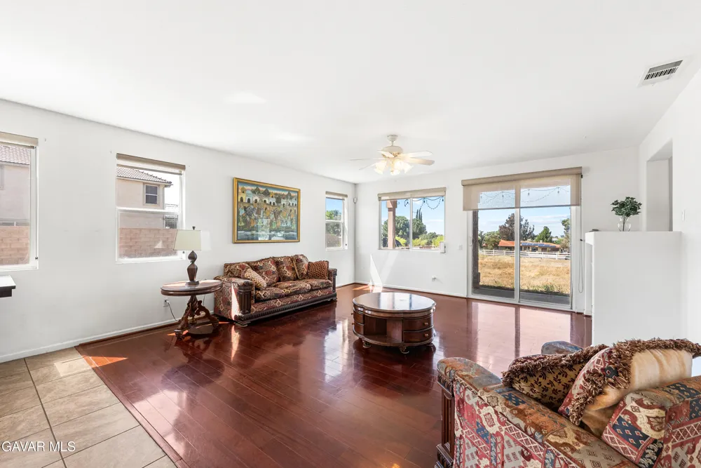 658 E Lago Lindo Road Palmdale, CA 93550
