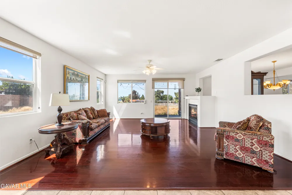 658 E Lago Lindo Road Palmdale, CA 93550