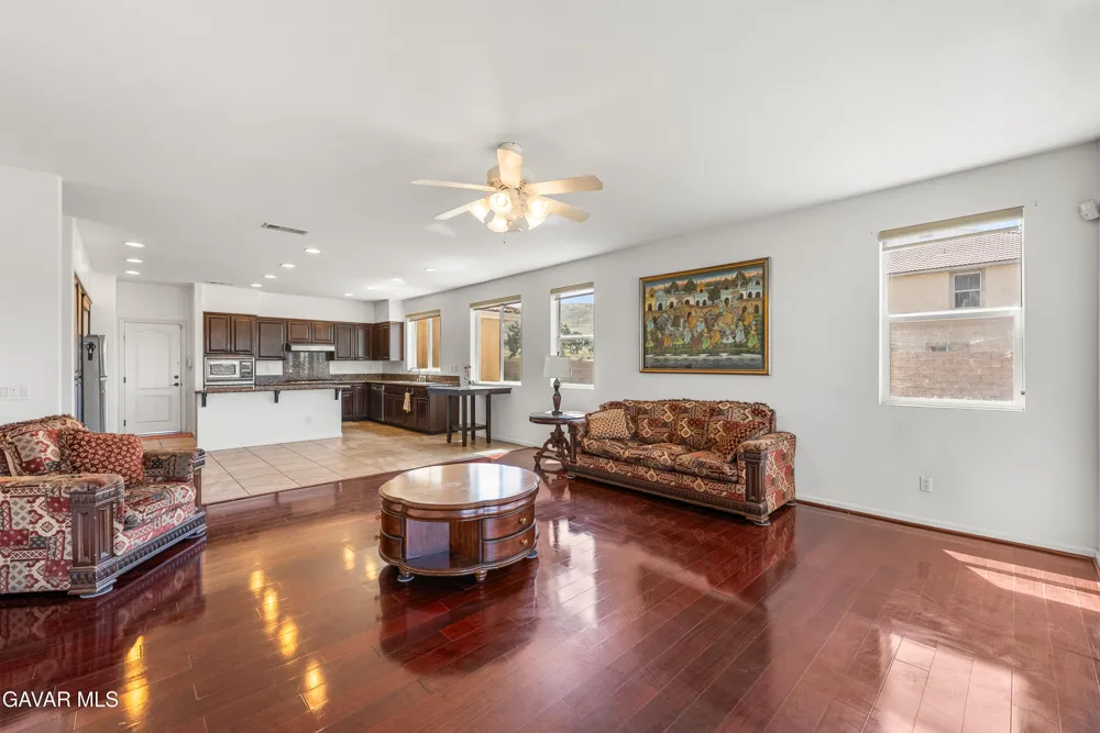658 E Lago Lindo Road Palmdale, CA 93550