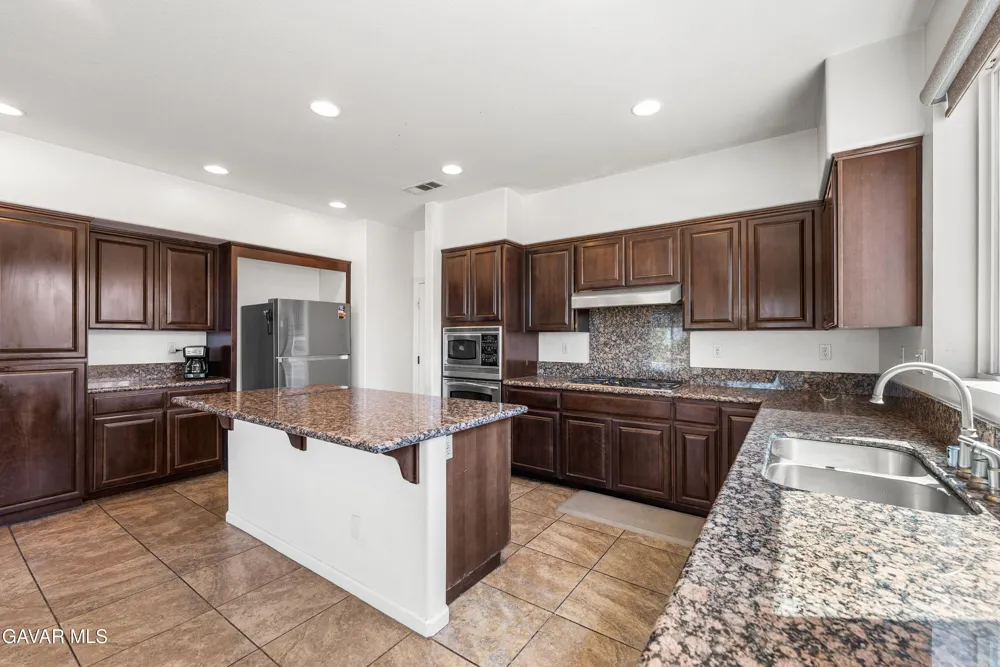 658 E Lago Lindo Road Palmdale, CA 93550