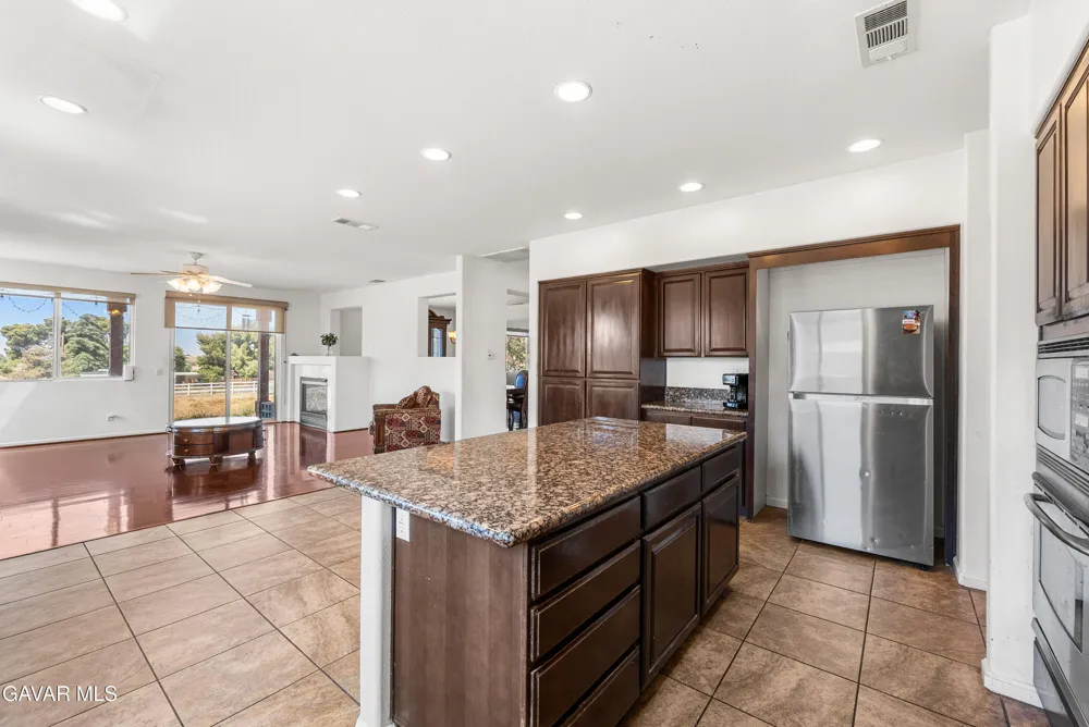 658 E Lago Lindo Road Palmdale, CA 93550