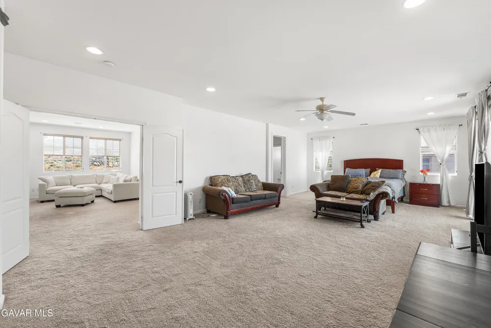 658 E Lago Lindo Road Palmdale, CA 93550