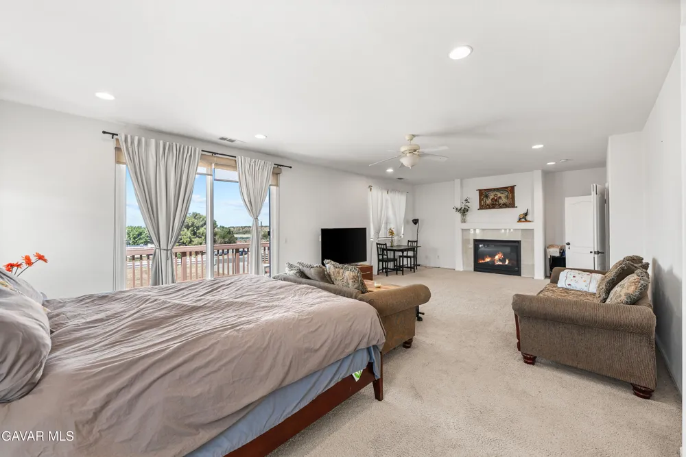 658 E Lago Lindo Road Palmdale, CA 93550