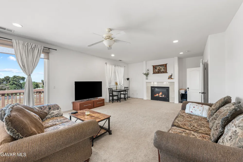 658 E Lago Lindo Road Palmdale, CA 93550