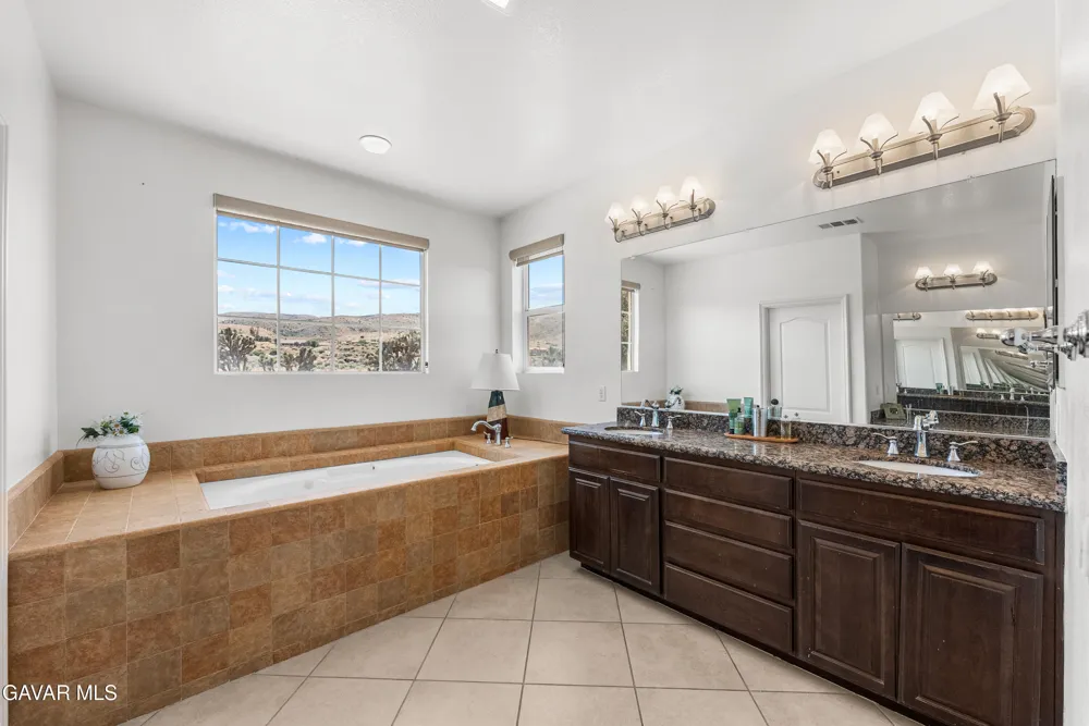 658 E Lago Lindo Road Palmdale, CA 93550