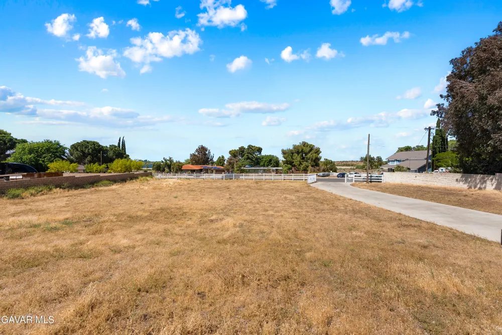 658 E Lago Lindo Road Palmdale, CA 93550