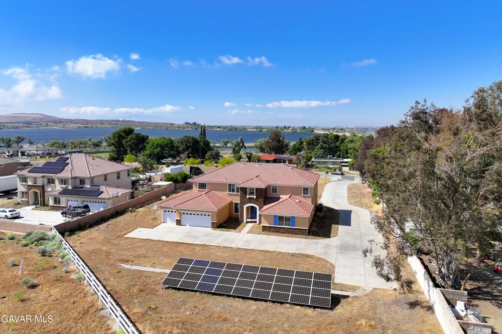 658 E Lago Lindo Road Palmdale, CA 93550