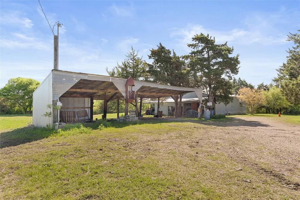 821 Ewing Road Ferris, TX 75125