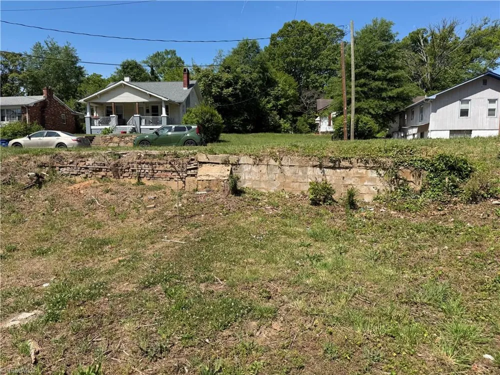 2423 Dunleith Avenue Winston-Salem, NC 27105