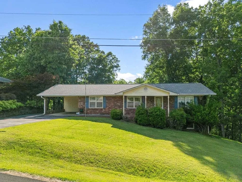 8 Montre Circle Silver Creek, GA 30173