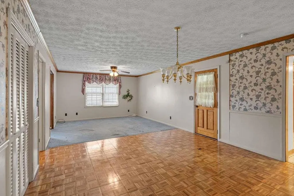 8 Montre Circle Silver Creek, GA 30173