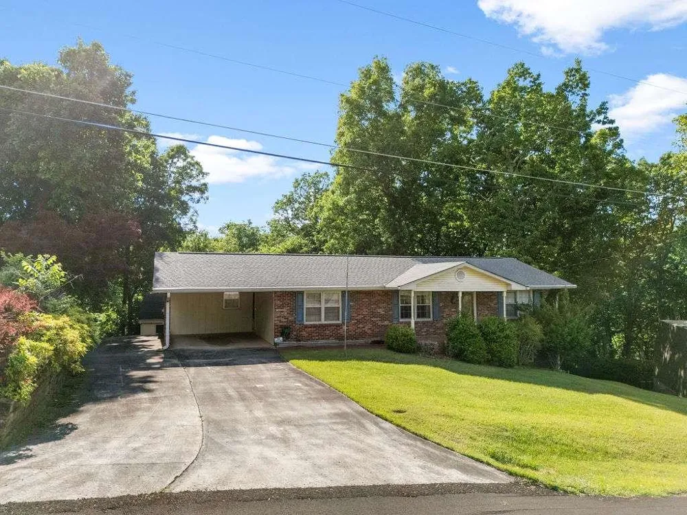 8 Montre Circle Silver Creek, GA 30173