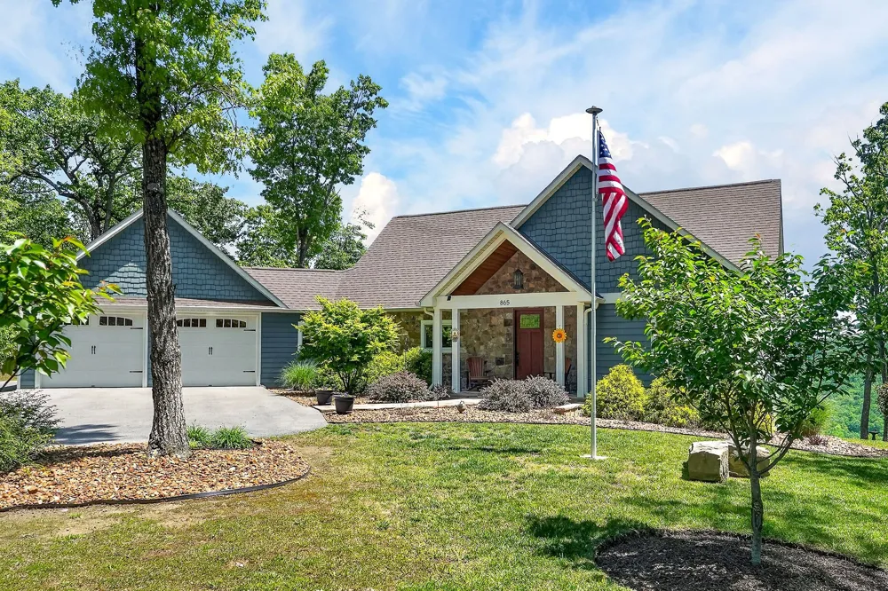 865 Eastridge Pass Monterey, TN 38574