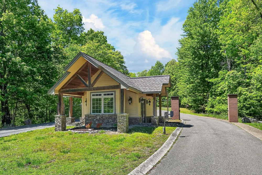 865 Eastridge Pass Monterey, TN 38574