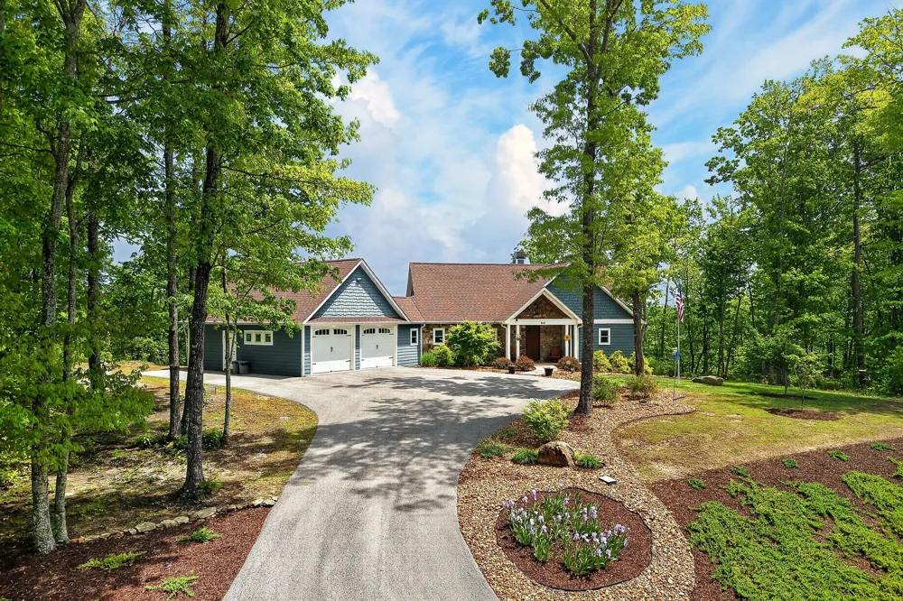 865 Eastridge Pass Monterey, TN 38574