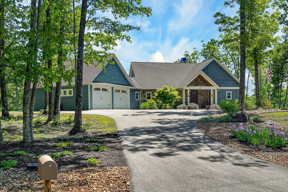 865 Eastridge Pass Monterey, TN 38574