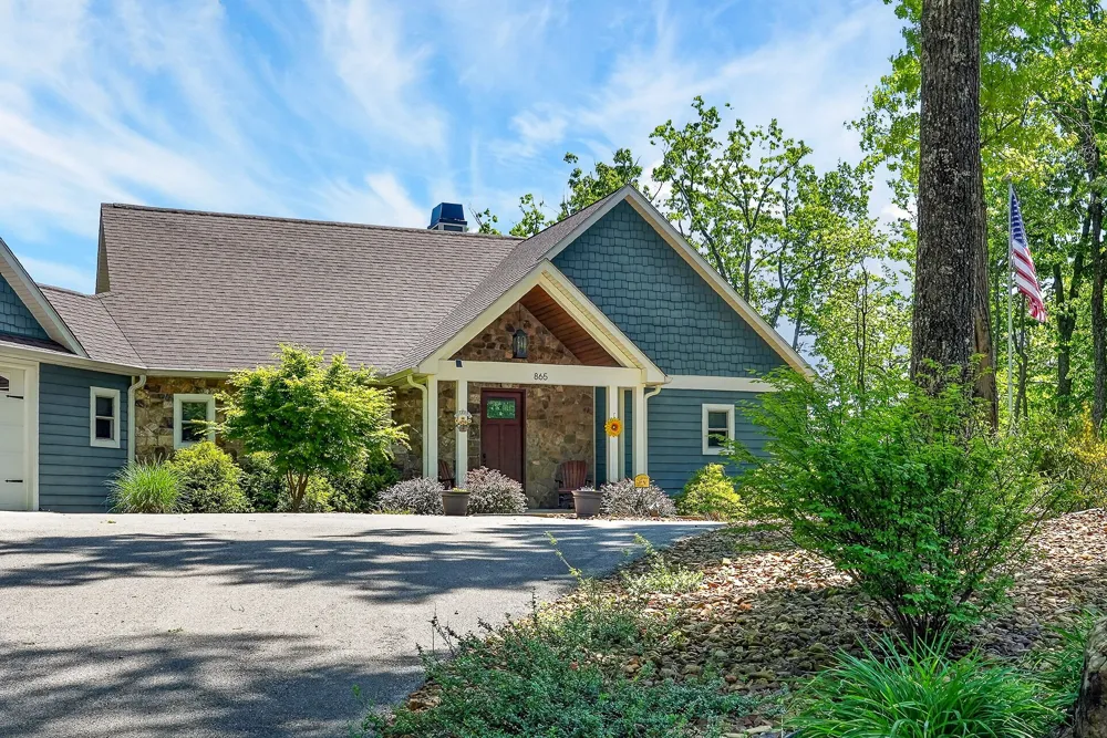 865 Eastridge Pass Monterey, TN 38574