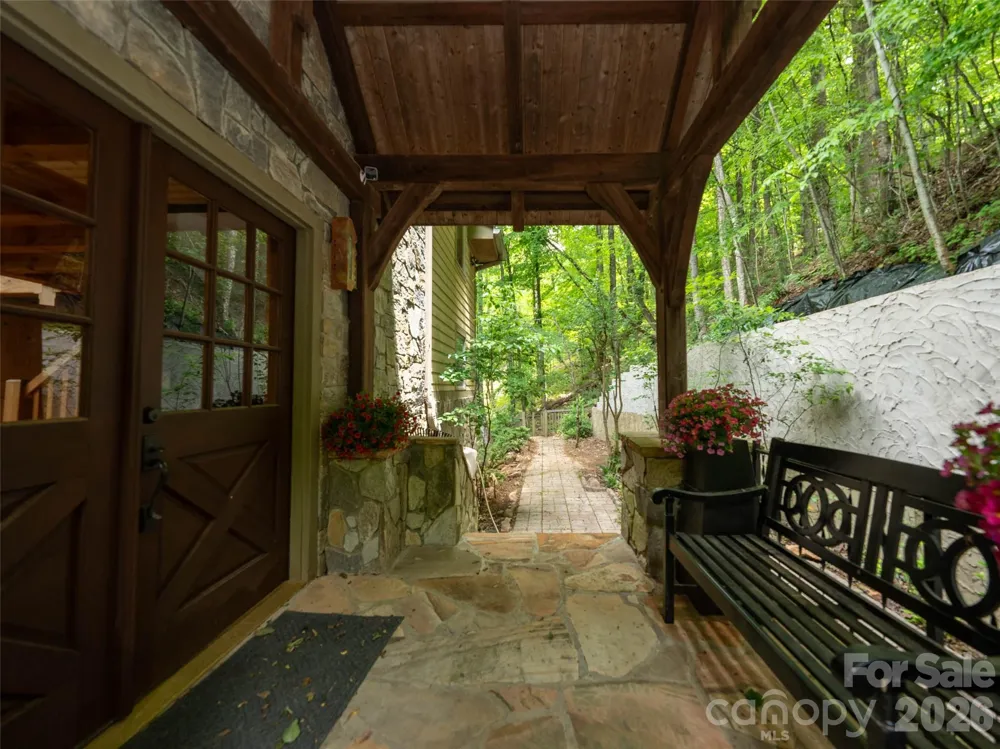 82 Red Oak Drive Mills River, NC 28759