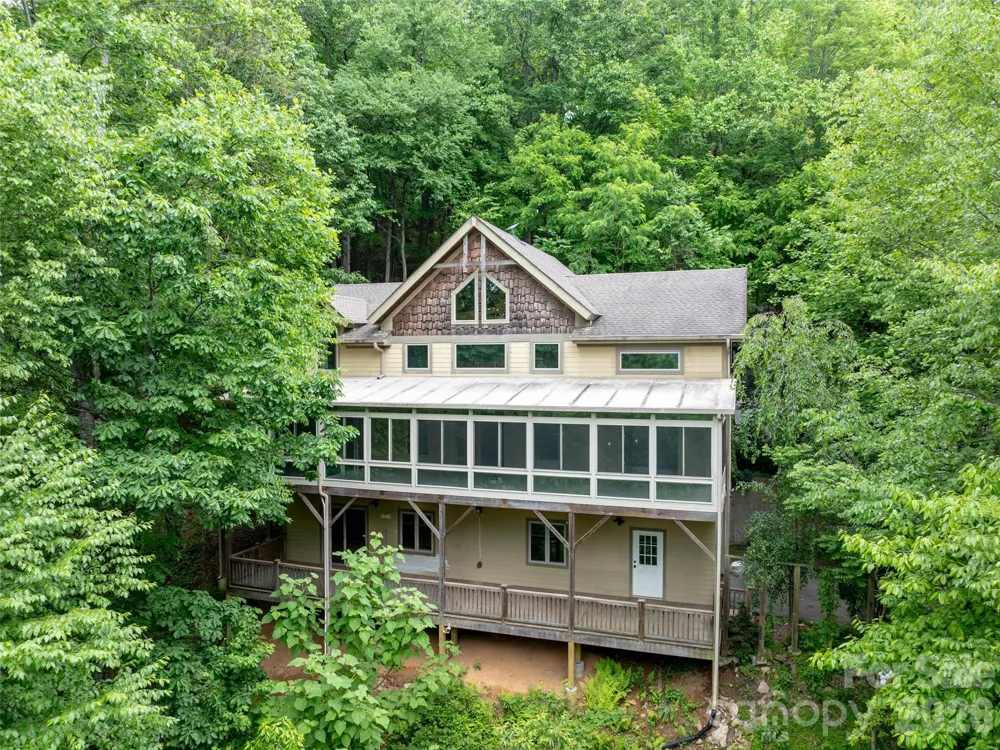 82 Red Oak Drive Mills River, NC 28759