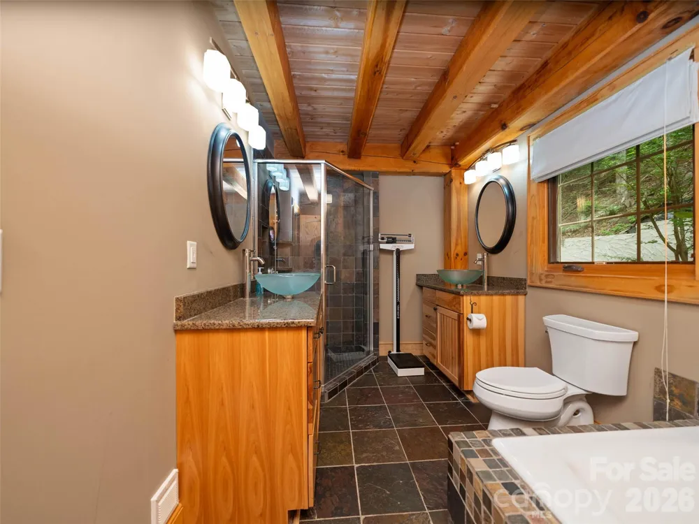 82 Red Oak Drive Mills River, NC 28759