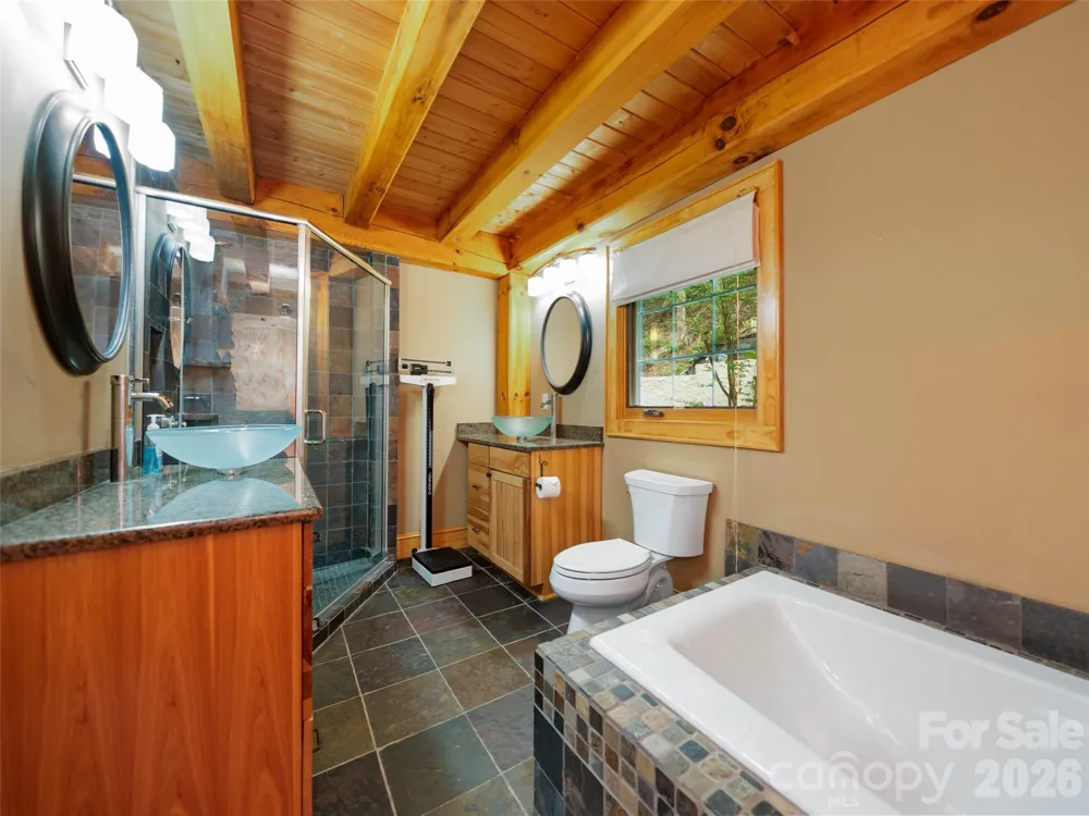 82 Red Oak Drive Mills River, NC 28759