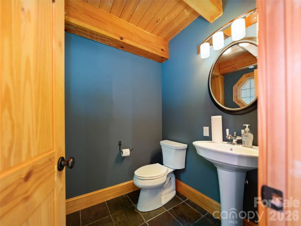 82 Red Oak Drive Mills River, NC 28759