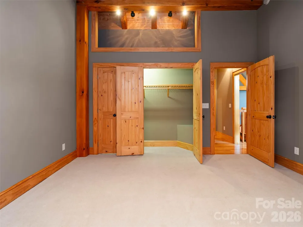 82 Red Oak Drive Mills River, NC 28759