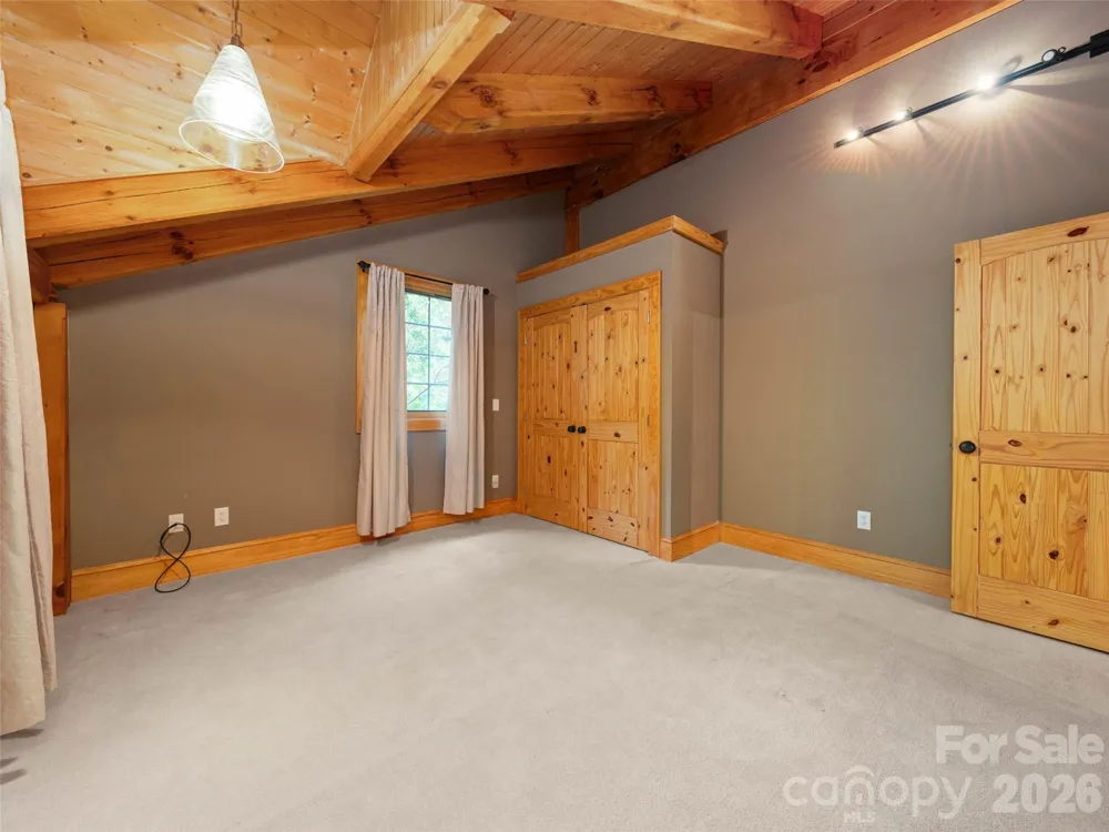 82 Red Oak Drive Mills River, NC 28759