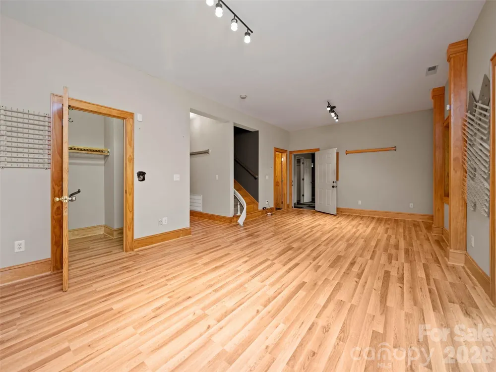 82 Red Oak Drive Mills River, NC 28759