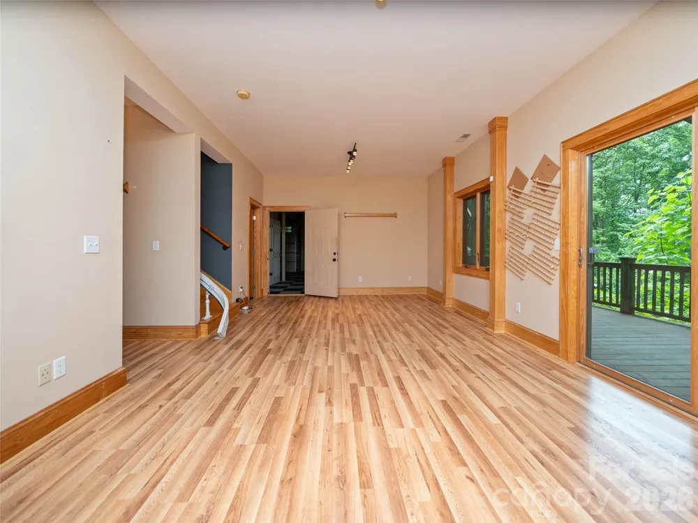 82 Red Oak Drive Mills River, NC 28759